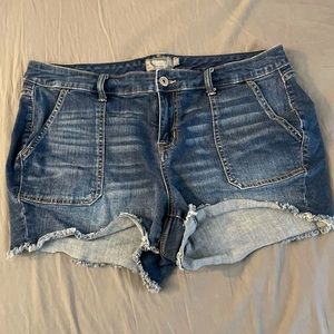 Torrid Brand. 1X. Denim Shorts